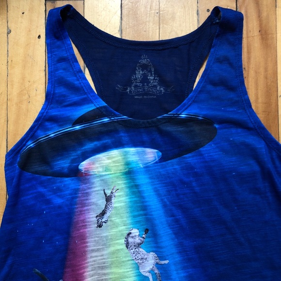 New Small UFO Alien Abduction Cat Tank Hot Topic - Picture 8 of 8